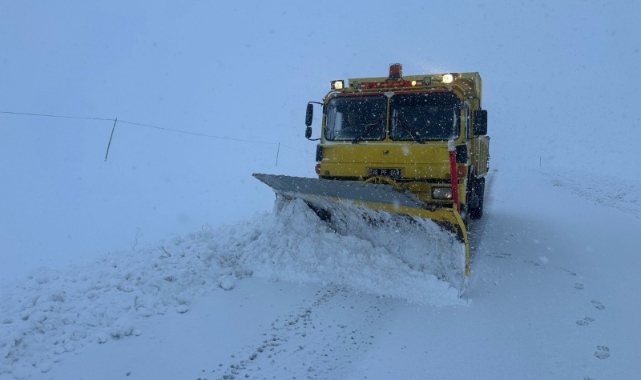Kayseri'de kapanan 61 yol ulaşıma açıldı