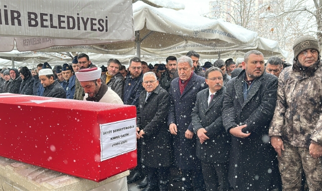 Kayserili Kıbrıs gazisi toprağa verildi