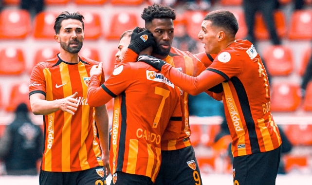 Kayserispor hanesine 8 puan yazdırdı
