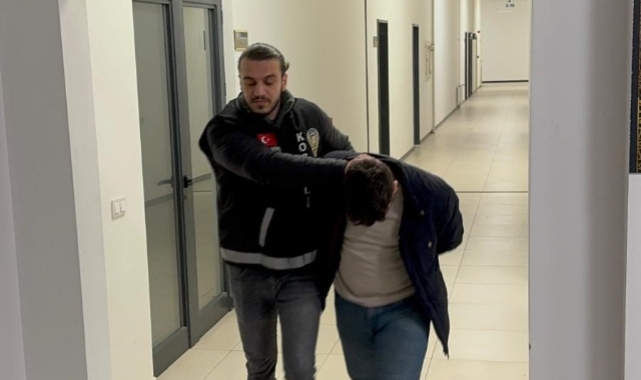 Kendilerine polis süsü verip 1 milyon TL'lik vurgun yaptılar