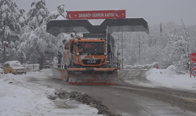 Kırklareli'nin yüksek kesimlerinde kar yağışı etkisini sürdürüyor