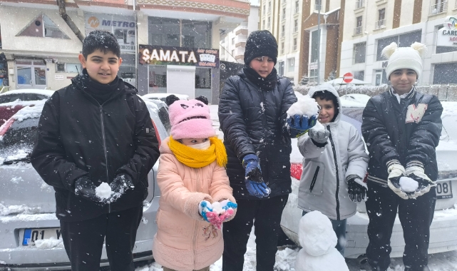 Kırşehir'de okullar tatil olunca çocuklar sokaklara koştu