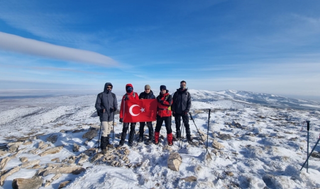 Kırşehirli dağcılar Kındam Dağı'na tırmandı