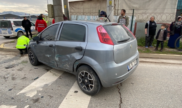 Kocaeli'de 2 otomobil çarpıştı! 2 yaralı