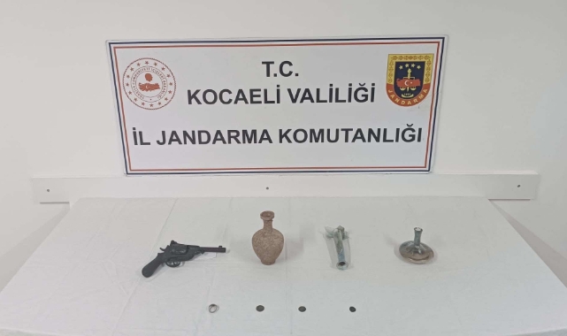 Kocaeli'de araçta tarihi eser ele geçirildi