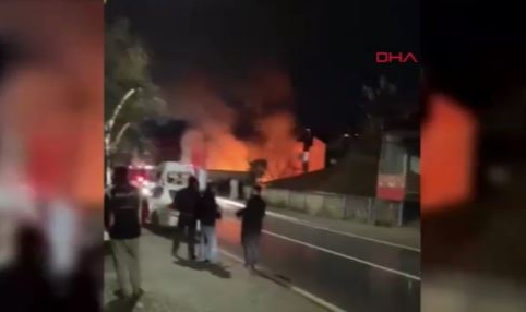 Kocaeli'de oto tamirhanesinde yangın çıktı