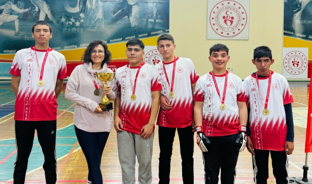 Kulalı özel öğrenciler futsal yarı finallerinde Manisa'yı temsil edecek