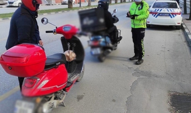 Manisa'da motosikletlilere ceza yağdı