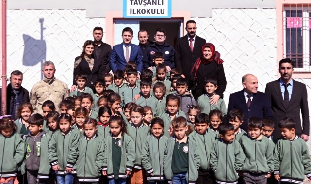 Mardin'de 63 okula oyuncak setleri dağıtıldı