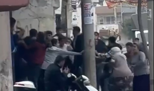 Mersin'de yol verme kavgası!