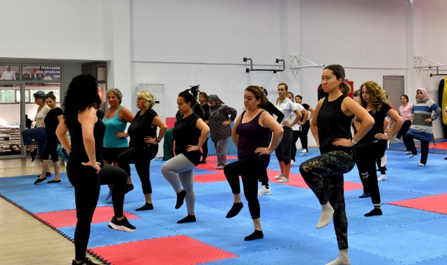 Muratpaşa’da 16 noktada ücretsiz step, zumba ve pilates kursları başlıyor