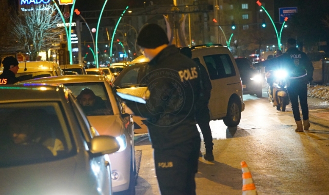 Muş’ta 79 yıl kesinleşmiş hapis cezasıyla aranıyordu! Polis tarafından yakalandı