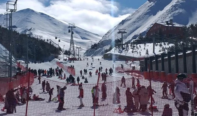 Palandöken Kayak Merkezi'nde çığ düştü!