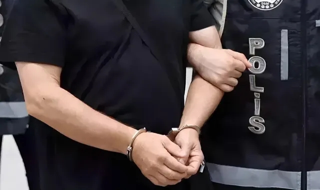 Pendik'te Türk bayrağını yakan şüpheliye 3 yıla kadar hapis istemi