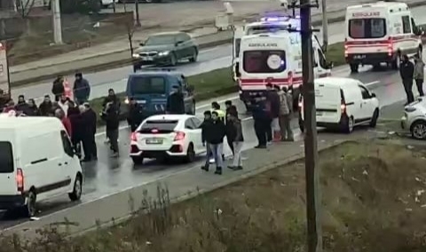 Sakarya’da tır ile sürücü kursu aracı çarpıştı: 4 yaralı