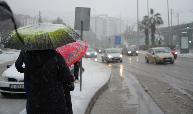 Samsun’a beklenen kar geldi