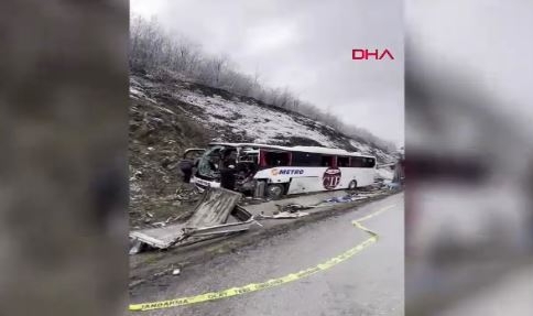 Samsun'da yolcu otobüsü kamyona çarptı!1 ölü 16 yaralı