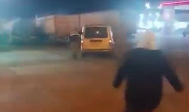 Şanlıurfa’da yolda kalan sürücünün yardımına jandarma yetişti