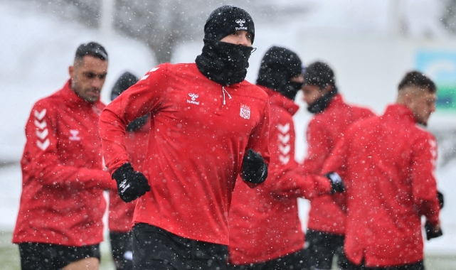 Sivasspor kar altında Gaziantep FK'a hazırlanıyor