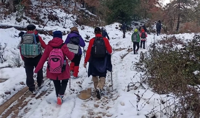 Soğuk hava bile Mudanya Yürüyüş Grubu'na engel olamadı