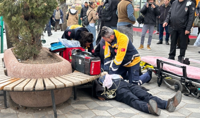 Sokakta kalp masajı ile hayata döndürülen şahıs hayatını kaybetti!