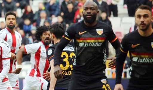 Takım arkadaşına tokat atmıştı! Bahoken'in cezası belli oldu
