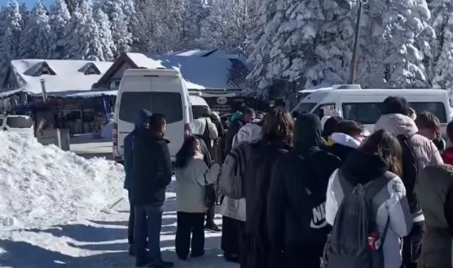 Teleferik gelmedi metrelerce kuyruk oluştu!