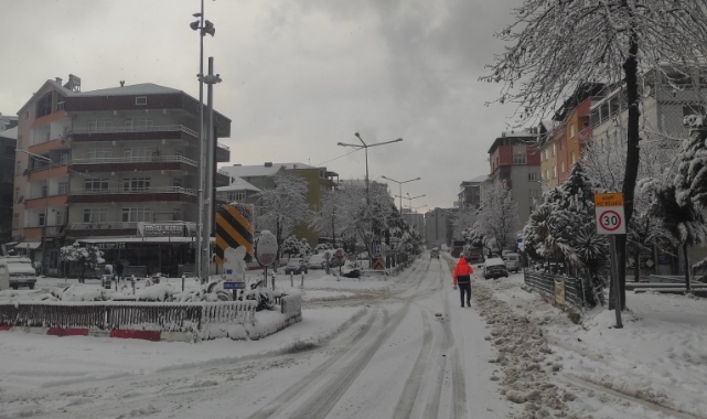 Türkeli karla uyandı, okullar tatil edildi