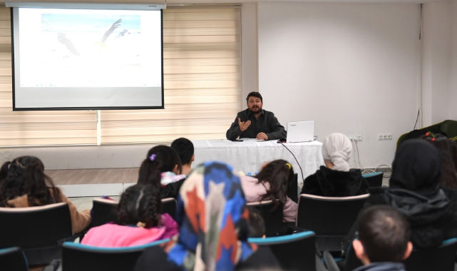 Ünlü doğa fotoğrafçısı Bursa'da çocuklarla bir araya geldi