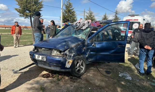 Uşak'ta otomobil takla attı! 5 yaralı
