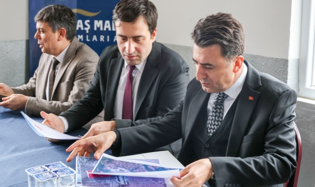 Vali Aygöl vatandaşlarla bir arada