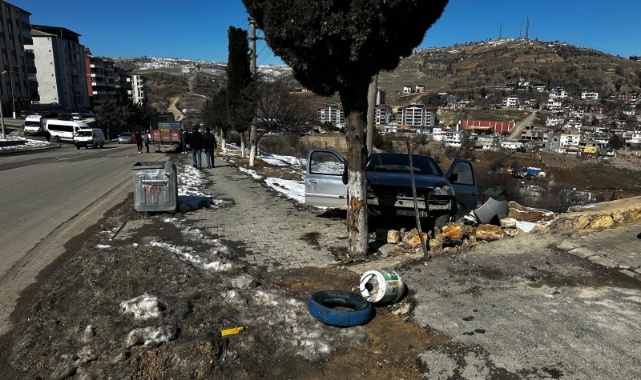 Virajı alamayan otomobil şarampole yuvarlandı: 1 yaralı