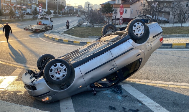 Virajı alamayan otomobil takla attı: Anne ve çocuğu yaralandı