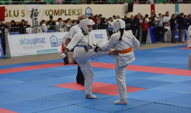 Yıldırım'da karate rüzgârı