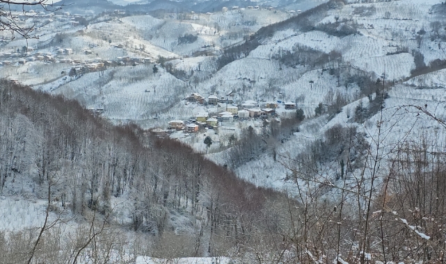 Zonguldak'ta yüksek kesimlerde kar yağışı etkili oldu