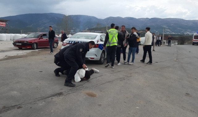 3 kişinin yaralandığı kaza sonrası ortalık karıştı