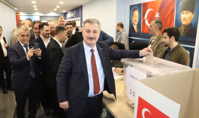 A Parti Bursa İl Kongresi tamamlandı! Fikret Aslan güven tazeledi