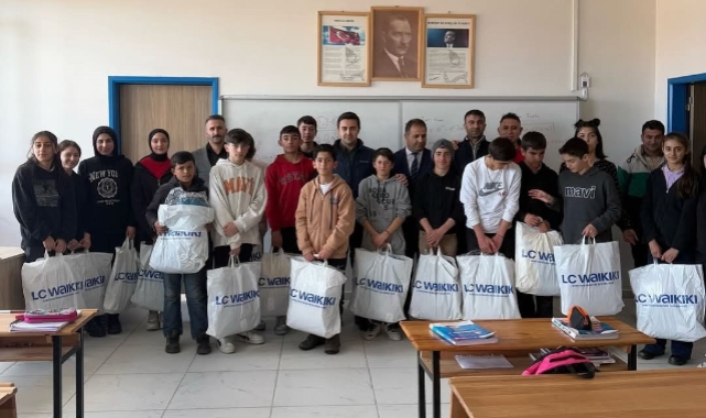 Adaklı’da öğrencilere kıyafet desteği