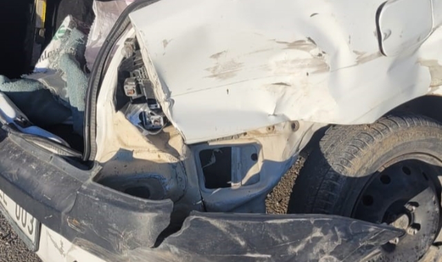 Afyonkarahisar’da minibüs ile otomobil çarpıştı! 16 yaralı