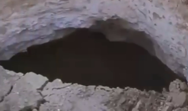 Aksaray’da oluşan obruk panik yarattı!