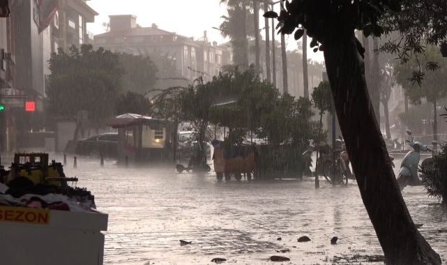 Alanya'da sabah saatlerinde yağış etkili oldu