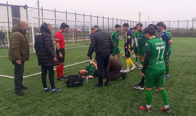 Amatör maçta panik anlar! Futbolcu nefessiz kaldı