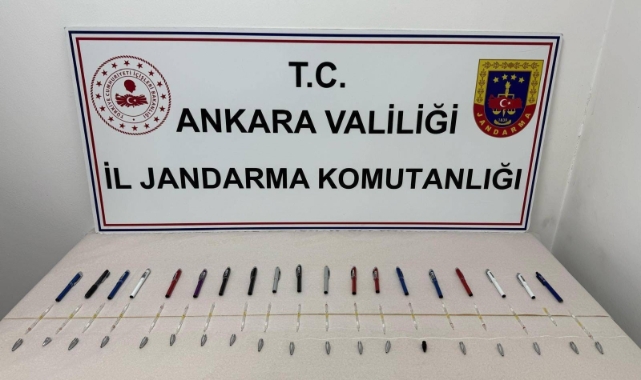 Ankara’da kalemlere saklanan 19 tüp yılan zehri ele geçirildi