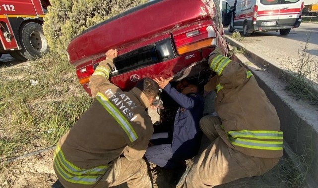 Antakya’da otomobil ters döndü