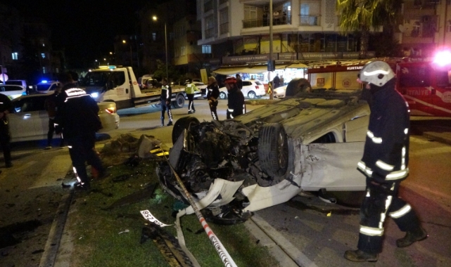 Antalya’da ehliyetsiz sürücü dehşet saçtı: 4 yaralı