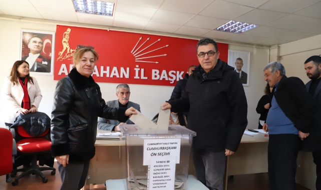 Ardahan'da CHP'de cumhurbaşkanı adaylık ön seçimi için oy kullanılıyor