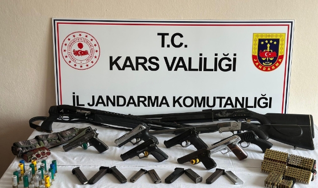 Arpaçay’da çok sayıda silah ve mühimmat ele geçirildi