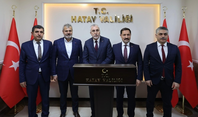 Bakan Işıkhan Hatay'da incelemelerde bulundu