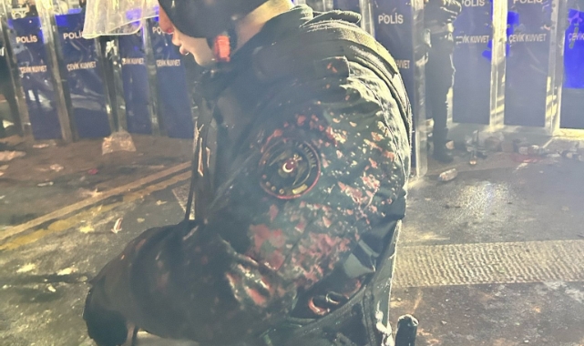 Bakan Yerlikaya: "Gösterilerde bir polis memuruna asit atıldı"