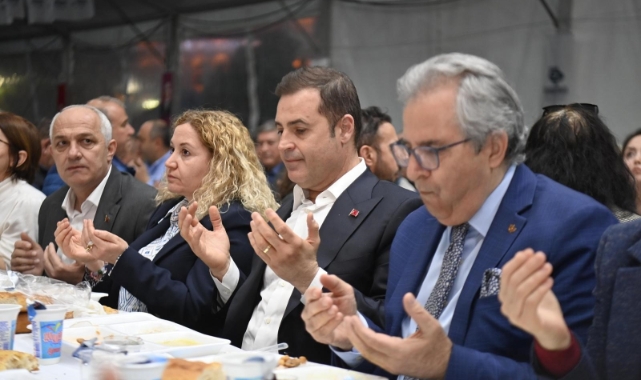 Başkan Akın, Bandırmalılarla iftarda buluştu